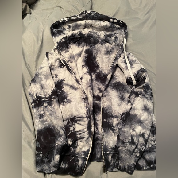 Purchased from Revolve: Generation X Karla tie dyed women’s hoodie in Small - Picture 4 of 4